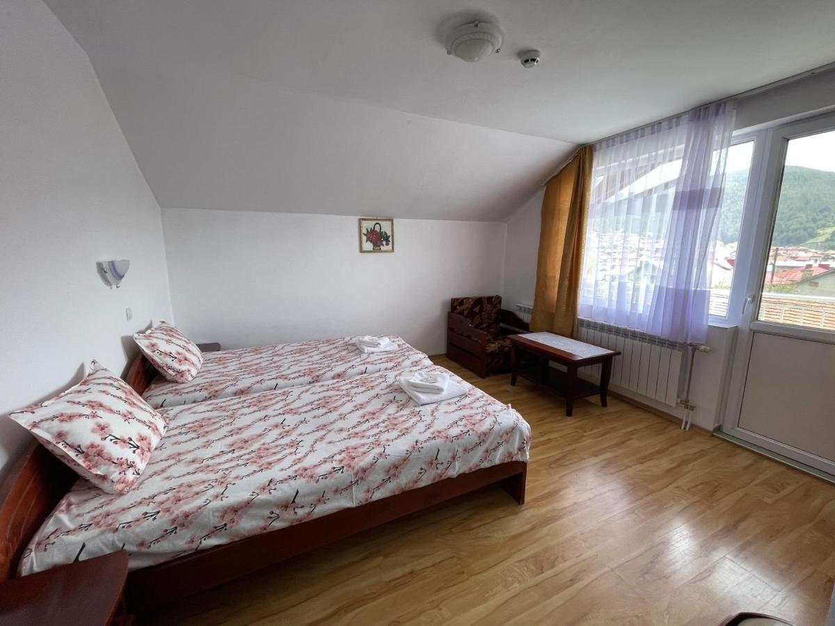 Family Hotel Panorama Sarnitsa Extérieur photo