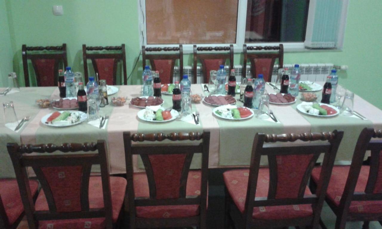 Family Hotel Panorama Sarnitsa Extérieur photo