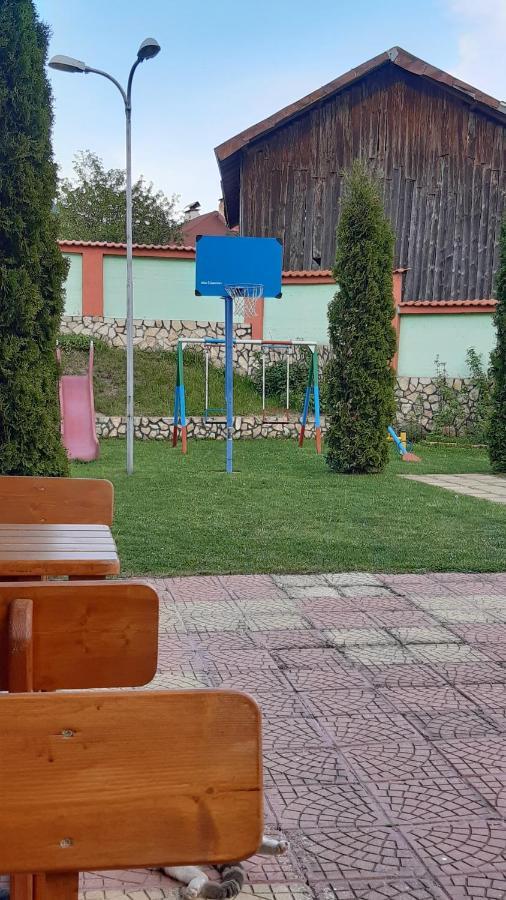 Family Hotel Panorama Sarnitsa Extérieur photo