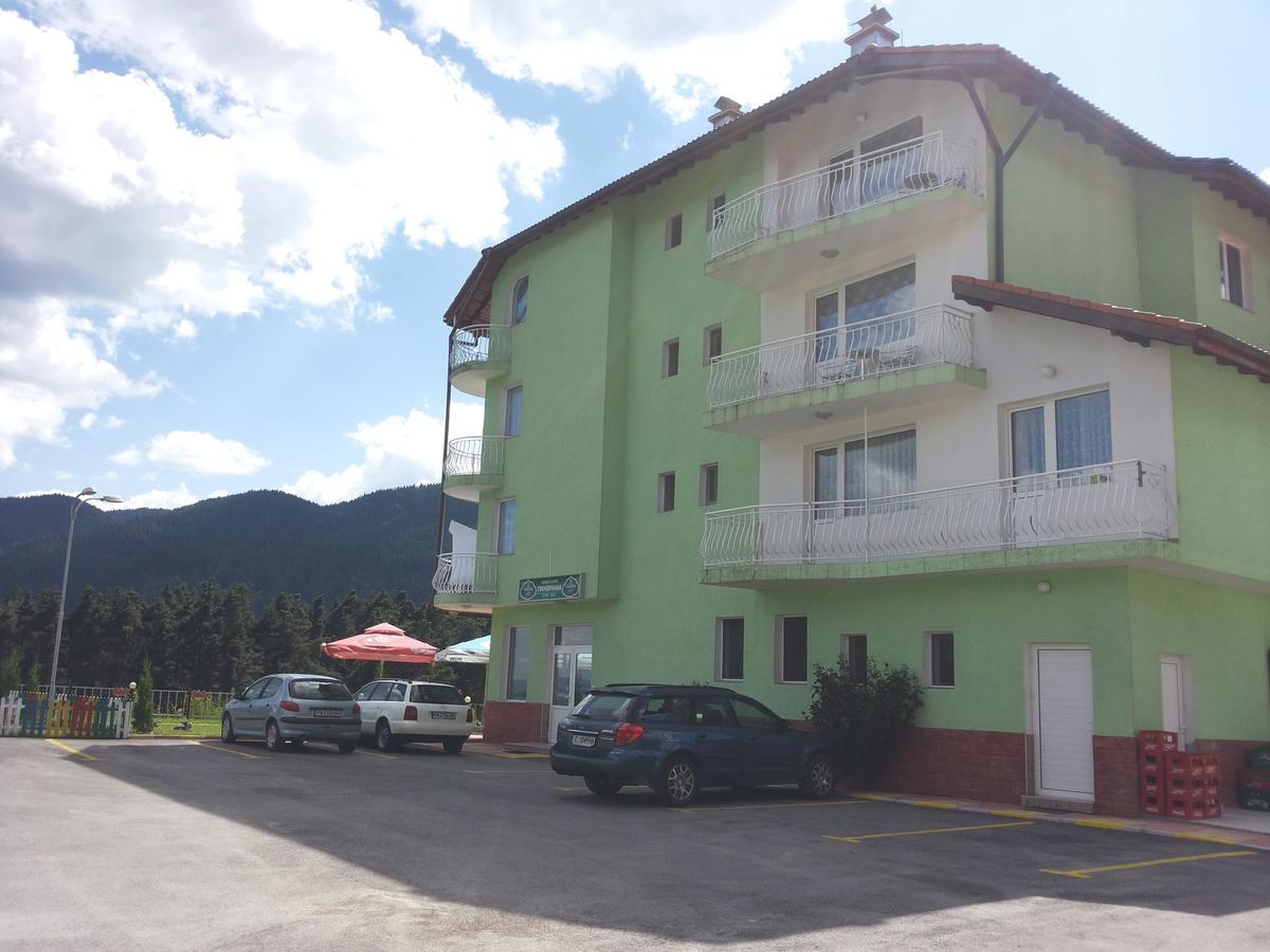 Family Hotel Panorama Sarnitsa Extérieur photo