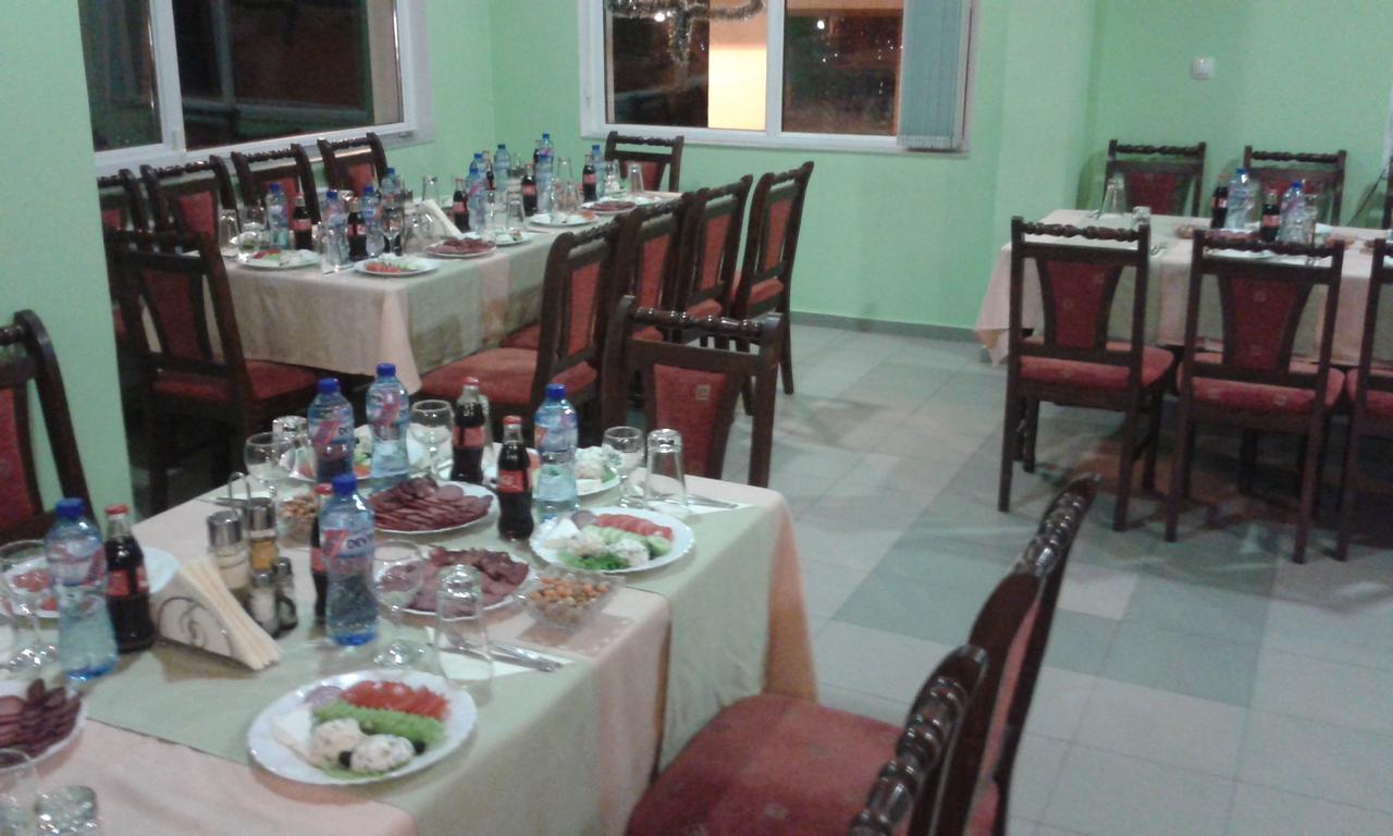 Family Hotel Panorama Sarnitsa Extérieur photo
